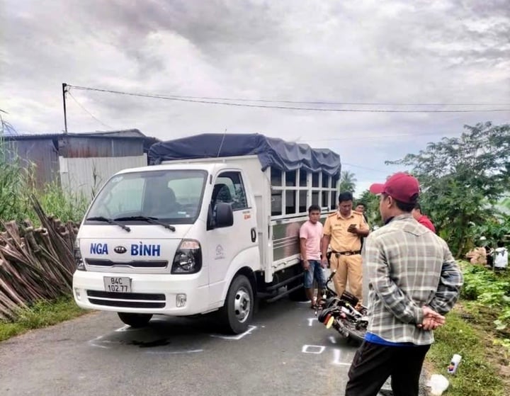 VKSND Tối cao làm việc với gia đình nữ sinh tử vong do tai nạn giao thông - Ảnh 2.