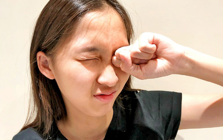 Tự kiểm tra mắt ngay! Nếu c&oacute; một trong 4 đặc điểm n&agrave;y, chỉ sợ m&aacute;u đ&atilde; &ldquo;ngập đường&rdquo;- Ảnh 1.