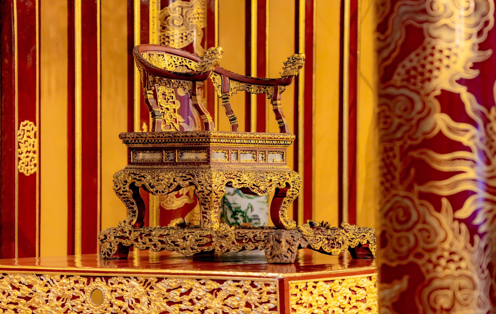 Tiết lộ tình trạng “Ngai vua triều Nguyễn” cách đây 26 năm- Ảnh 2.
