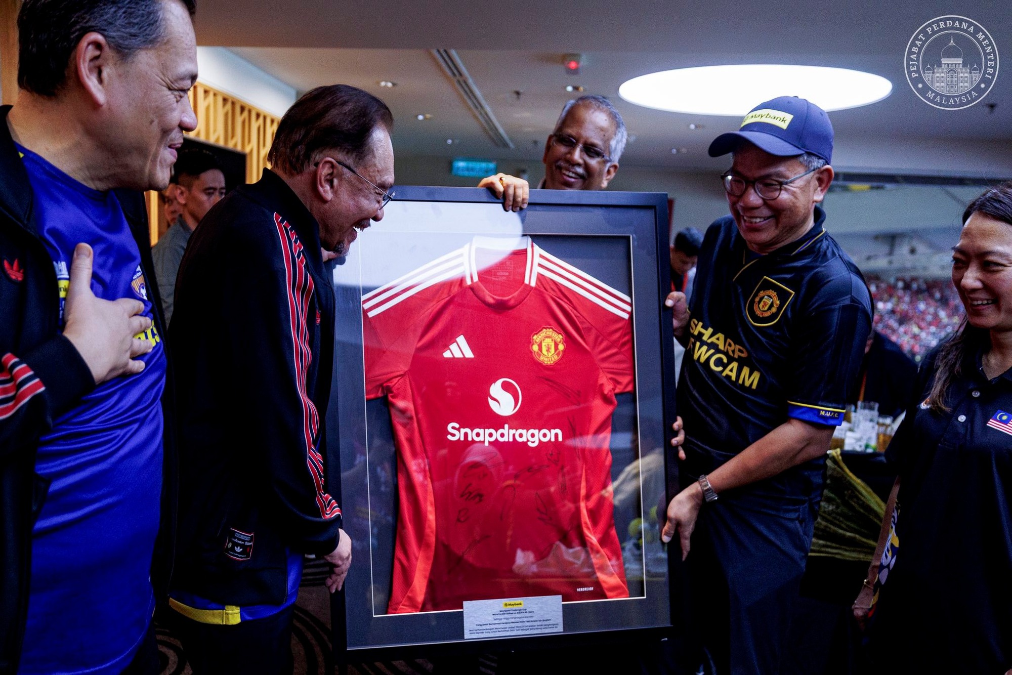 Thủ tướng Malaysia hy vọng Man United không xuống hạng mùa tới - Ảnh 1.