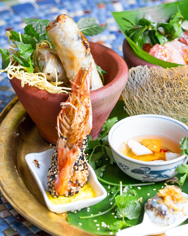 Nh&agrave; h&agrave;ng vừa tiếp đ&oacute;n Tổng thống Ph&aacute;p: Hoạt động gần 1 thế kỷ, Tim Cook, Lưu Diệc Phi cũng từng d&ugrave;ng bữa ở đ&acirc;y!- Ảnh 16.