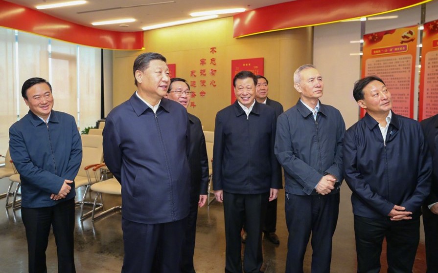 Nụ cười bên xác ô tô và loạt đồng hồ tiền tỷ: Khi dân mạng trở thành "người phán xử" quan tham Trung Quốc - Ảnh 2.