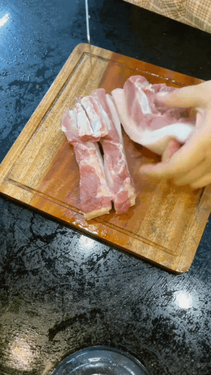 M&oacute;n ăn "lu&ocirc;n hết sạch" trong cỗ cưới miền Bắc: Nghe t&ecirc;n b&igrave;nh thường, ăn rồi mới thấy ghiền, n&oacute;ng hay nguội đều ngon - Ảnh 7.