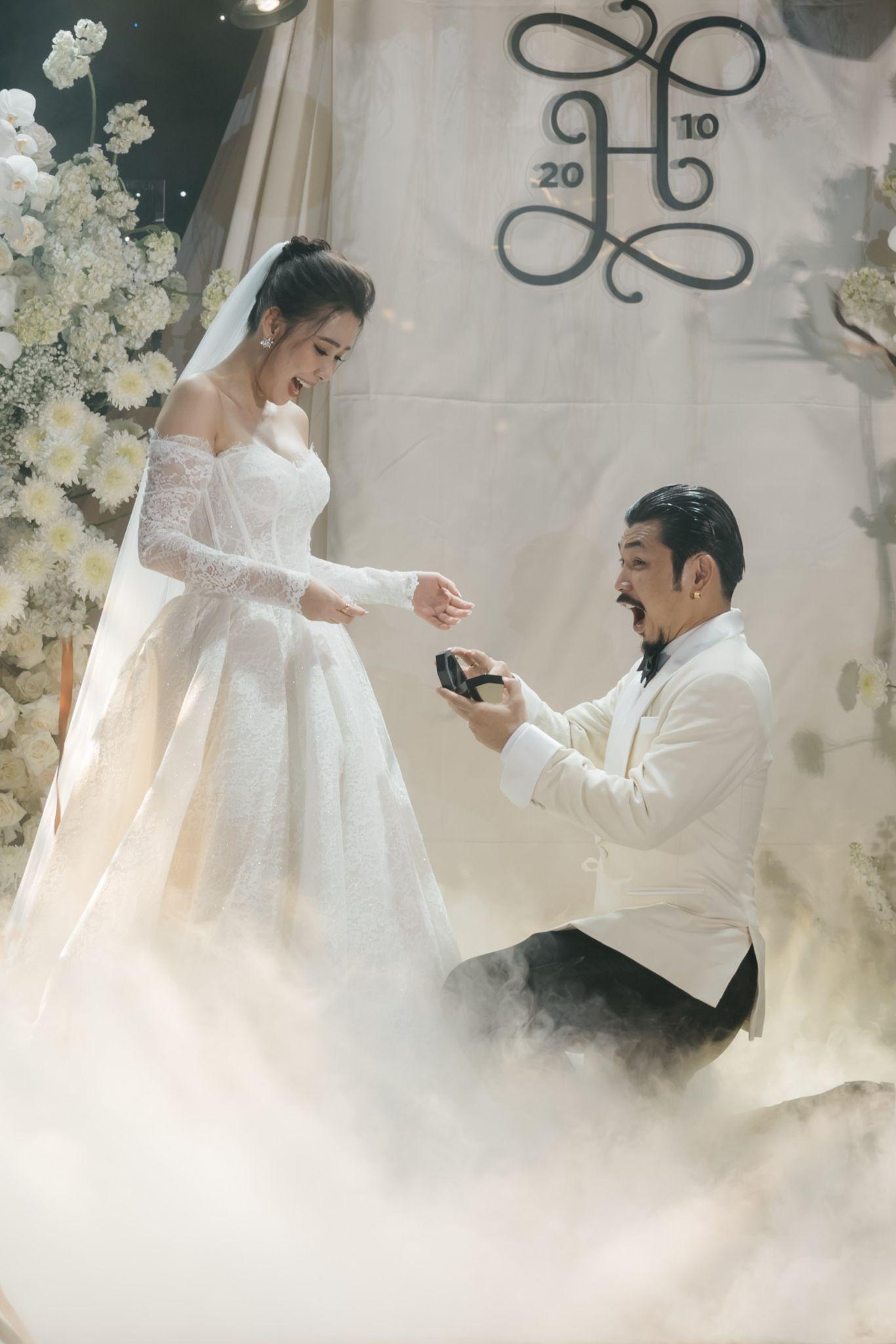 Nam diễn vi&ecirc;n Việt v&agrave; vợ Hoa kh&ocirc;i th&ocirc;ng b&aacute;o c&oacute; con sau gần 2 năm kết h&ocirc;n- Ảnh 3.