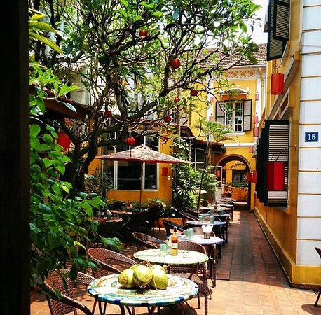 Nh&agrave; h&agrave;ng vừa tiếp đ&oacute;n Tổng thống Ph&aacute;p: Hoạt động gần 1 thế kỷ, Tim Cook, Lưu Diệc Phi cũng từng d&ugrave;ng bữa ở đ&acirc;y!- Ảnh 4.