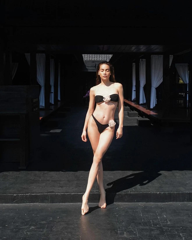 Nửa thập kỉ tr&ocirc;i qua, Hồ Ngọc H&agrave; diện bikini vẫn cứ "đỉnh n&oacute;c, kịch trần"!- Ảnh 10.