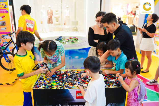 Khám phá sân chơi sáng tạo LEGO Playground tại Crescent Mall - Ảnh 2.