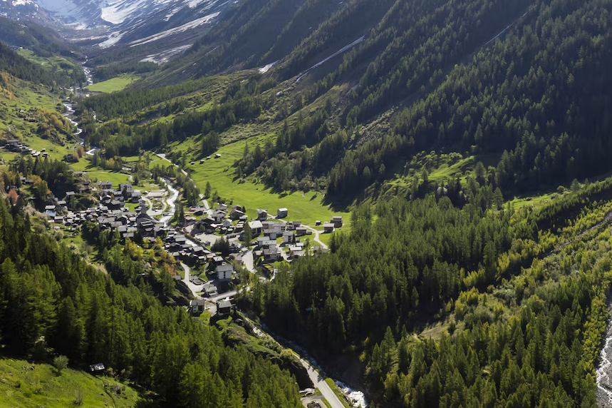 Sạt lở sông băng chôn vùi một ngôi làng ở Thụy Sĩ - Ảnh 3. Sạt lở sông băng chôn vùi một ngôi làng ở Thụy Sĩ - Ảnh 3.