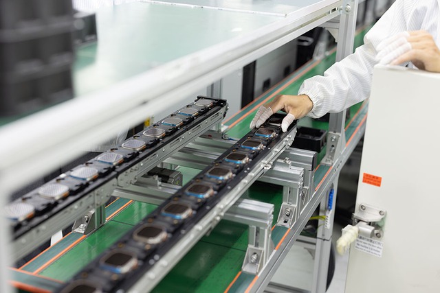 Apple đang âm thầm “đào tạo lại” chuỗi cung ứng tại Việt Nam: Vì sao Việt Nam đang trở thành phòng thí nghiệm kỹ năng toàn cầu của Táo Khuyết? vietnamsupplier6 17485060762201424274689 1748525732854 17485257339871375503497