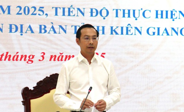 Chủ tịch tỉnh Kiên Giang thành lập Tổ công tác chống buôn lậu và gian lận thương mại - Ảnh 1.