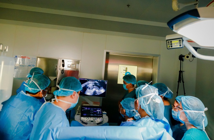 Singapore chuyển sản phụ sang TP HCM can thiệp dị tật tim b&agrave;o thai hiếm gặp- Ảnh 1.