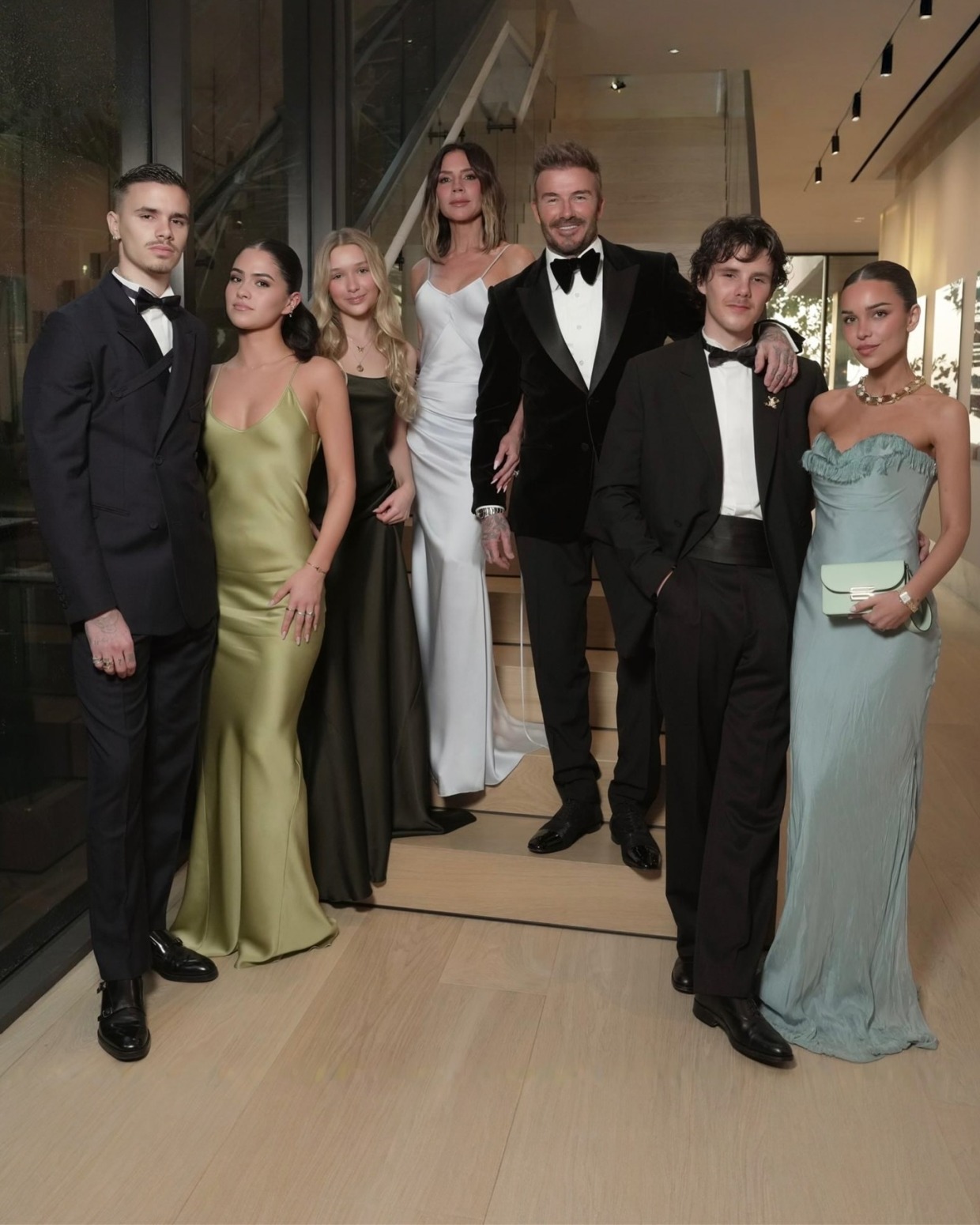 Con cả im bặt trong sinh nhật tuổi 50 của David Beckham giữa mâu thuẫn gia đình, cả nhà lo sợ điều “tồi tệ”- Ảnh 3.