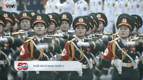 Nữ chiến sĩ biệt động đi ngang qua camera khiến hàng triệu người phải xem lại clip 10 lần dù không thấy mặt- Ảnh 4. Nữ chiến sĩ biệt động đi ngang qua camera khiến hàng triệu người phải xem lại clip 10 lần dù không thấy mặt- Ảnh 4.