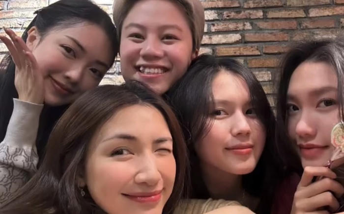 Hoà Minzy xinh đẹp tụ tập cùng hội bạn thân làng bóng đá, từng vay tiền Văn Hậu làm MV nay đã trả hết chưa?- Ảnh 3.