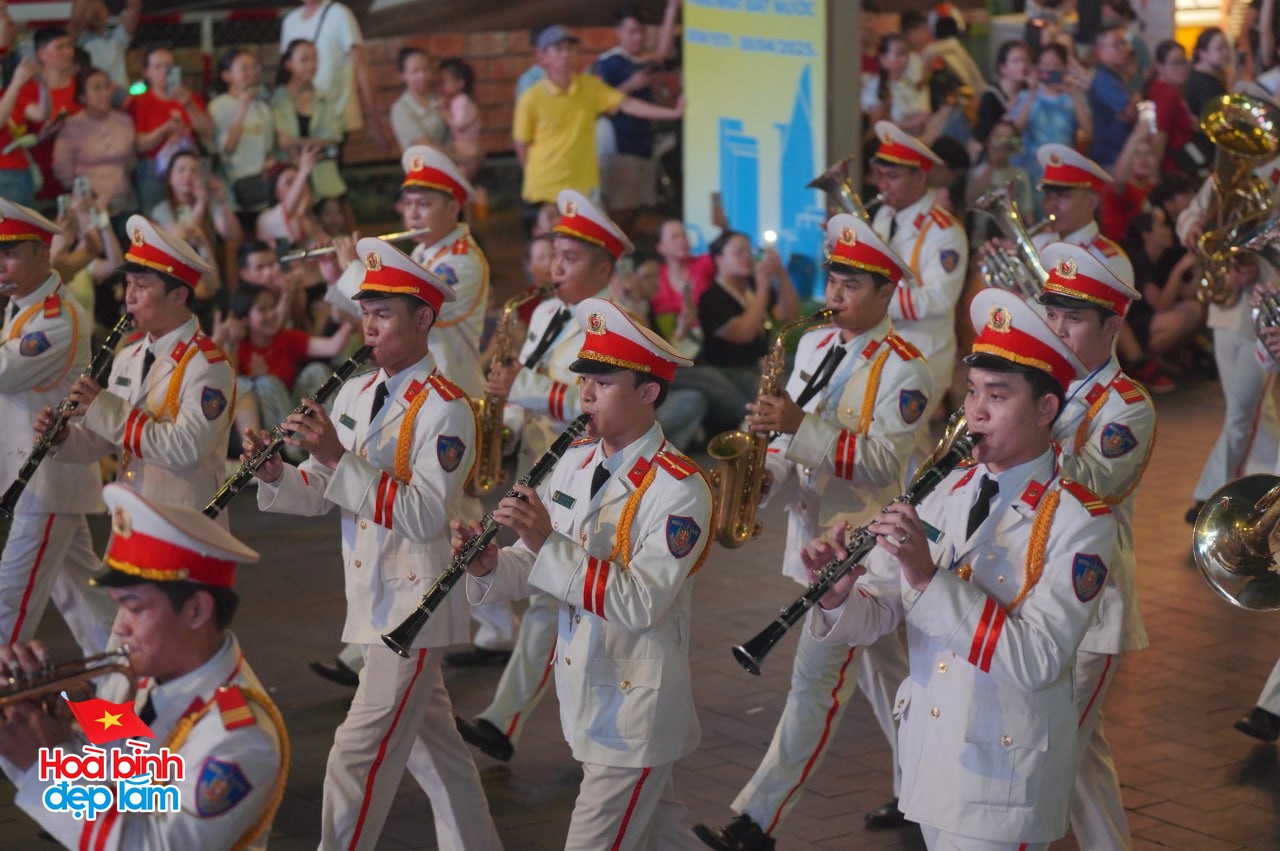 Concert quốc gia - khi người trẻ y&ecirc;u nước theo &ldquo;tần số&rdquo; của m&igrave;nh- Ảnh 7.