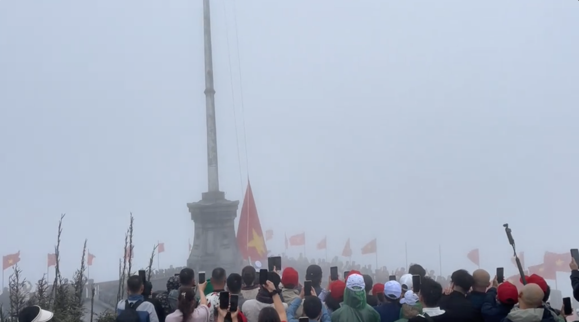 Kỳ nghỉ lễ sắp kết thúc nhưng có những điểm du lịch vẫn đông khách bất ngờ - Ảnh 11. Kỳ nghỉ lễ sắp kết thúc nhưng có những điểm du lịch vẫn đông khách bất ngờ - Ảnh 11.