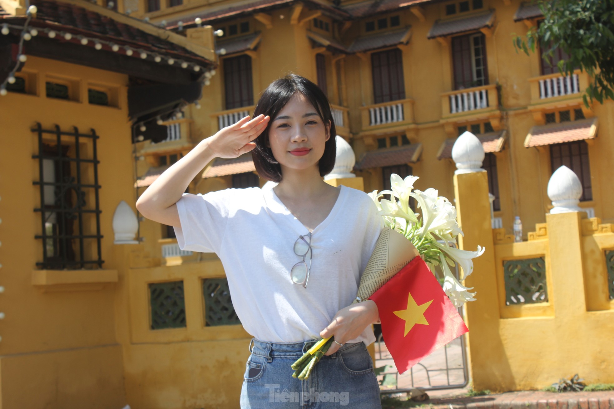 Khách nước ngoài ngưỡng mộ cách người Việt mừng 50 năm đất nước thống nhất - Ảnh 5.