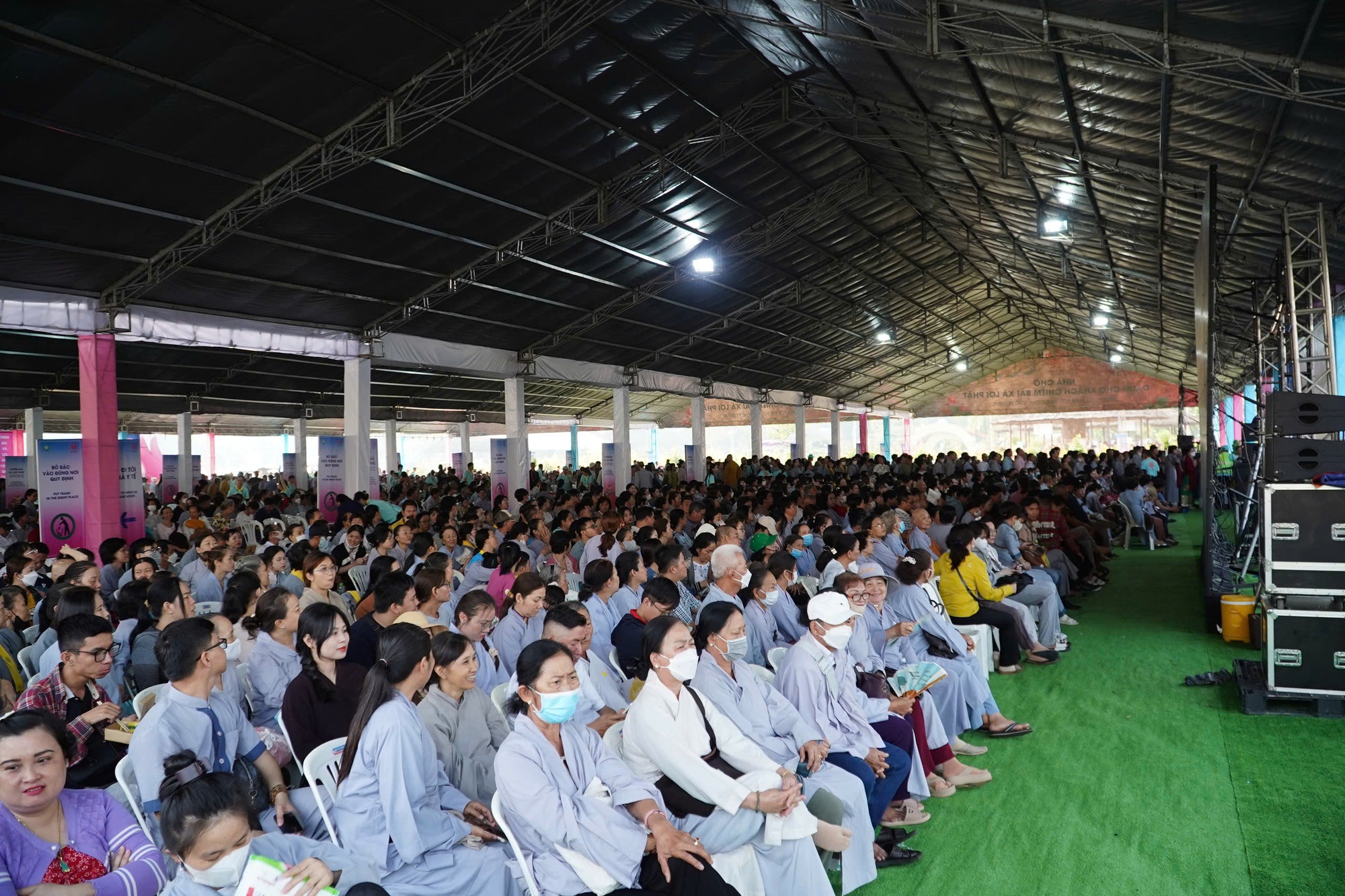 Ghi nhận sáng đầu tiên khai mở chiêm bái Xá lợi Đức Phật tại chùa Thanh Tâm- Ảnh 12.