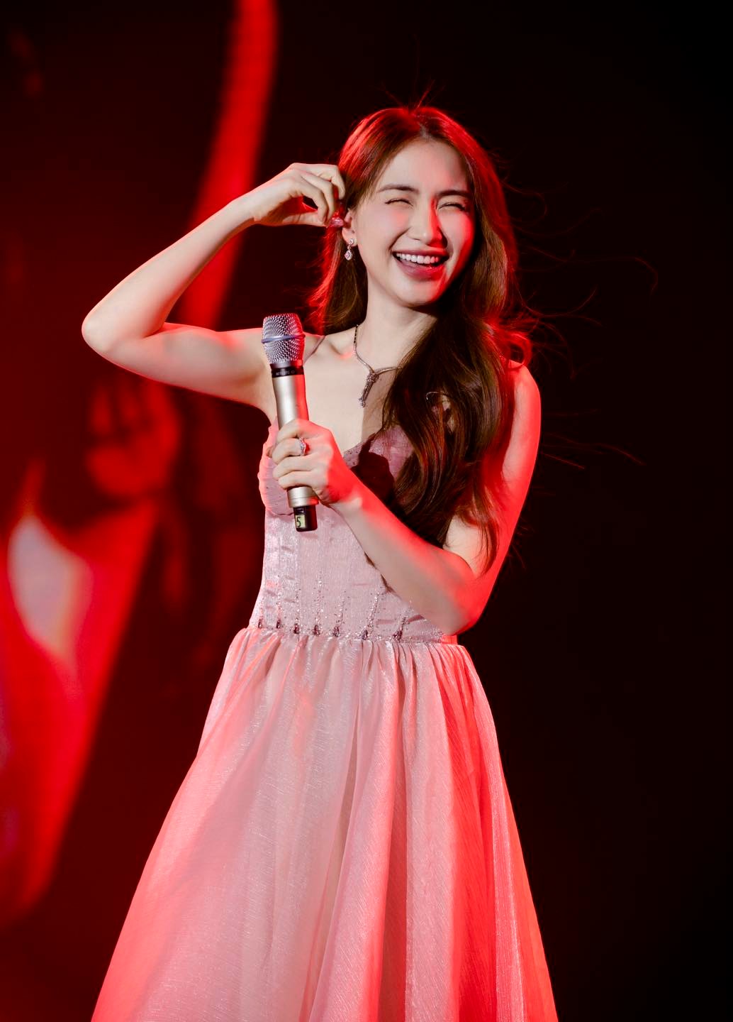 Sao nữ Vbiz c&oacute; con nhưng kh&ocirc;ng ai biết: Hơn 1 tuổi mới c&ocirc;ng khai, c&oacute; đủ combo ai cũng khiếp sợ khi mang bầu- Ảnh 2.