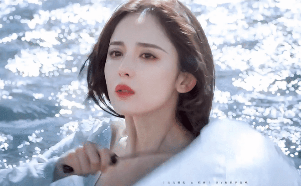 10 mỹ nhân có đôi mắt đẹp nhất Trung Quốc: Triệu Vy bét bảng, hạng 1 như hồ ly bước ra từ truyền thuyết- Ảnh 7. 10 mỹ nhân có đôi mắt đẹp nhất Trung Quốc: Triệu Vy bét bảng, hạng 1 như hồ ly bước ra từ truyền thuyết- Ảnh 7.