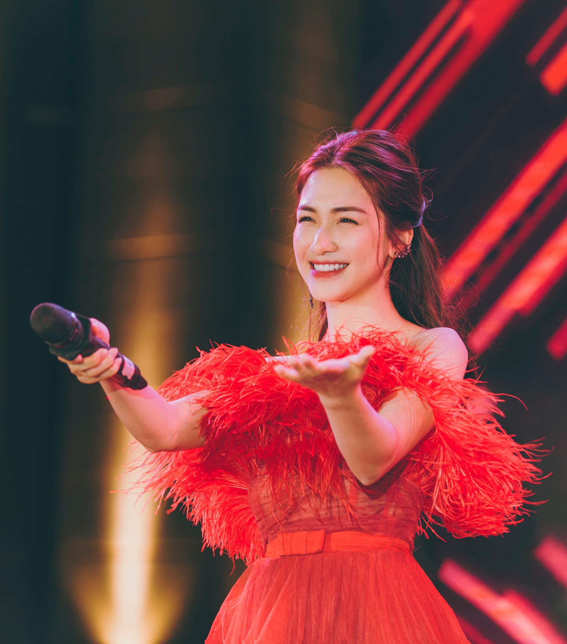 Sao nữ Vbiz c&oacute; con nhưng kh&ocirc;ng ai biết: Hơn 1 tuổi mới c&ocirc;ng khai, c&oacute; đủ combo ai cũng khiếp sợ khi mang bầu- Ảnh 1.