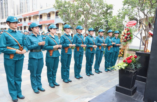 Nữ du kích miền Nam xuất quân tham gia diễu binh kỷ niệm 80 năm Quốc khánh - Ảnh 9. Nữ du kích miền Nam xuất quân tham gia diễu binh kỷ niệm 80 năm Quốc khánh - Ảnh 9.