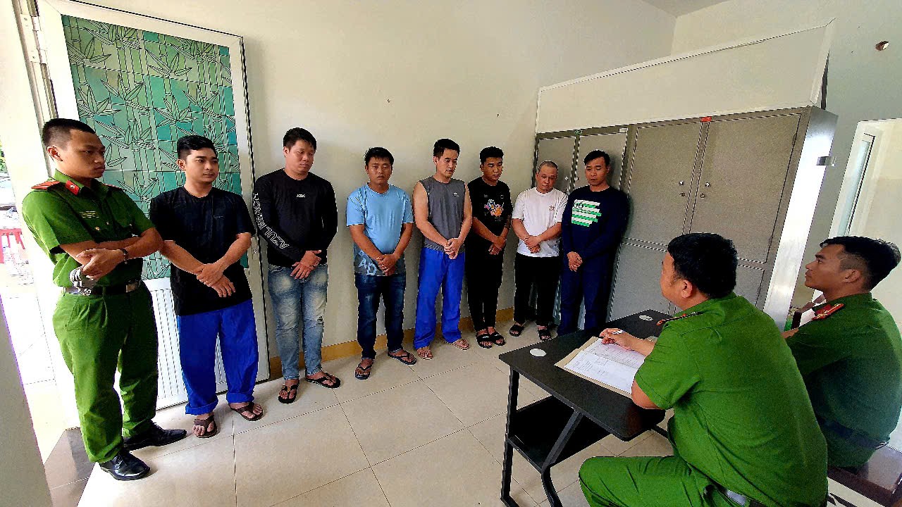 Quản lý quán bar cùng 6 đồng bọn đập phá quán phở ở Đắk Lắk gây chấn động - Ảnh 1. Quản lý quán bar cùng 6 đồng bọn đập phá quán phở ở Đắk Lắk gây chấn động - Ảnh 1.