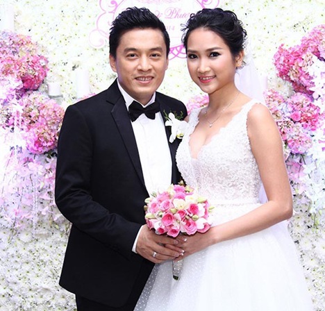 Vợ kém 17 tuổi của Lam Trường: 6 tuổi được mẹ dắt tới cho chồng bế trên tay- Ảnh 1.
