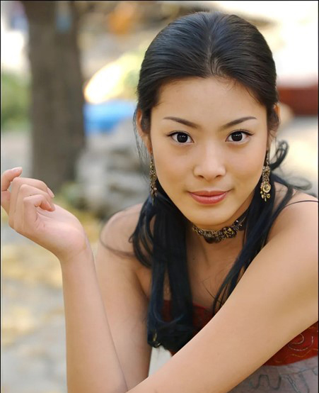 Nữ si&ecirc;u mẫu nổi tiếng, nay sa cơ đi l&agrave;m phục vụ nh&agrave; h&agrave;ng- Ảnh 3.