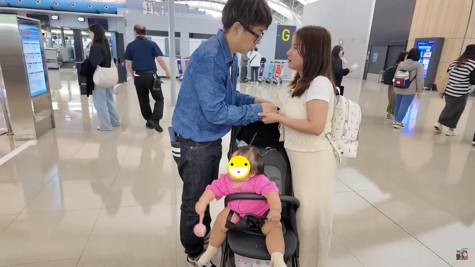 Bà Nhân Vlog bị chỉ trích vì con bị Covid-19 cũng đưa lên làm content- Ảnh 2. Bà Nhân Vlog bị chỉ trích vì con bị Covid-19 cũng đưa lên làm content- Ảnh 2.