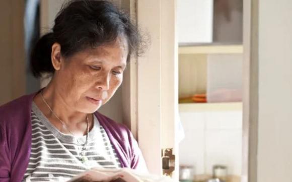 T&ocirc;i 68 tuổi, kh&ocirc;ng c&oacute; lương hưu, d&agrave;nh dụm được mấy chỉ v&agrave;ng th&igrave; mất nhưng tận mắt thấy kẻ trộm t&ocirc;i lại &ograve;a kh&oacute;c v&igrave; thấy m&igrave;nh may mắn- Ảnh 1.