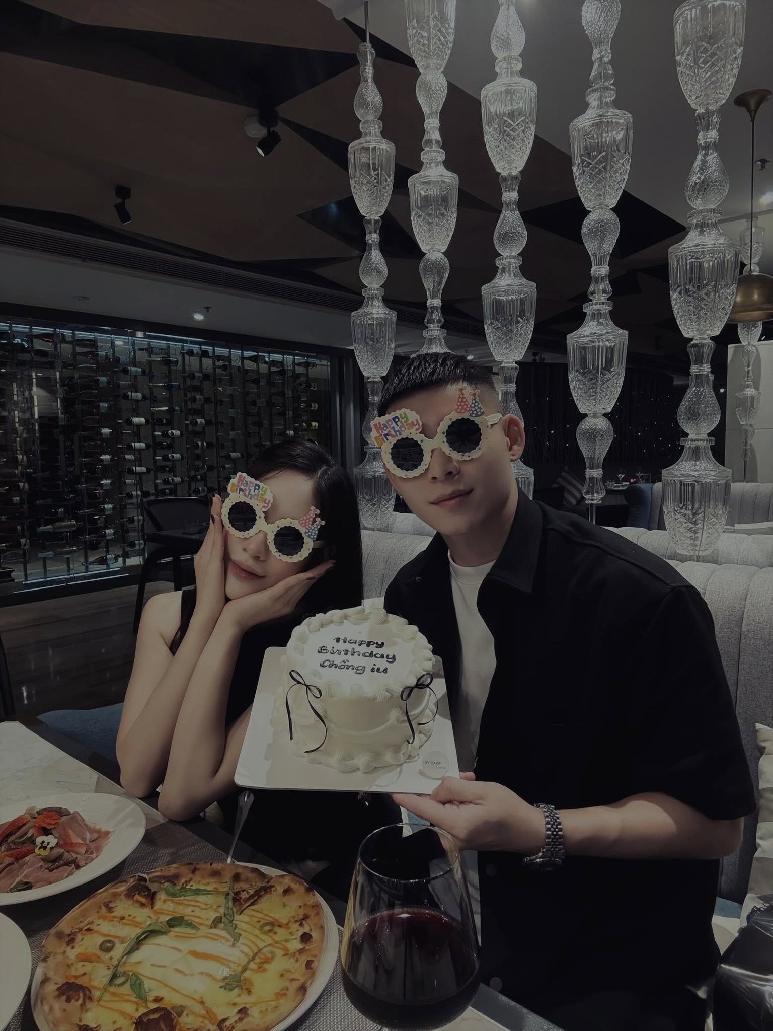 Chia tay Á hậu Vbiz trong ồn ào, “nam thần” U23 Việt Nam công khai khoá mối tình mới, visual không phải dạng vừa- Ảnh 3. Chia tay Á hậu Vbiz trong ồn ào, “nam thần” U23 Việt Nam công khai khoá mối tình mới, visual không phải dạng vừa- Ảnh 3.
