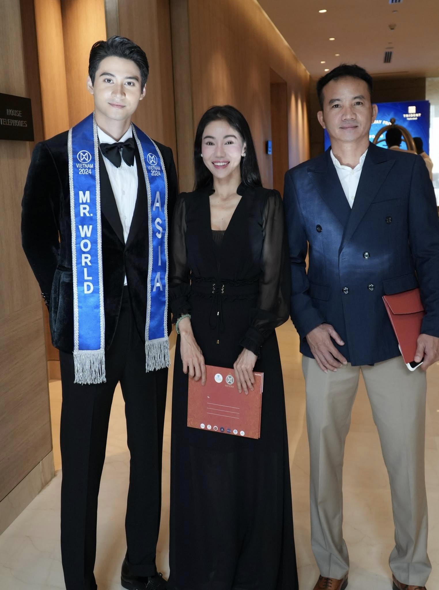 Trực tiếp Chung kết Miss World 2024: Hoa hậu Ý Nhi xuất hiện đầy tự tin, công bố lựa chọn chiếc váy đặc biệt- Ảnh 9. Trực tiếp Chung kết Miss World 2024: Hoa hậu Ý Nhi xuất hiện đầy tự tin, công bố lựa chọn chiếc váy đặc biệt- Ảnh 9.