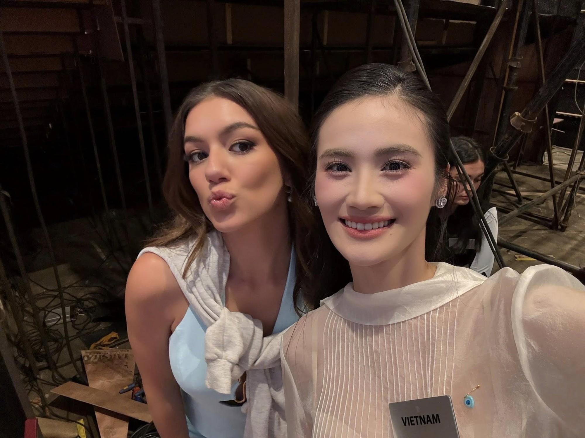 Trực tiếp Chung kết Miss World 2024: Hoa hậu Ý Nhi xuất hiện đầy tự tin, công bố lựa chọn chiếc váy đặc biệt- Ảnh 12. Trực tiếp Chung kết Miss World 2024: Hoa hậu Ý Nhi xuất hiện đầy tự tin, công bố lựa chọn chiếc váy đặc biệt- Ảnh 12.