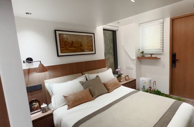 6 th&agrave;nh vi&ecirc;n sống chen ch&uacute;c trong căn nh&agrave; 20m&sup2;: Muốn leo cầu thang phải c&uacute;i người khom lưng, nh&igrave;n th&ocirc;i đ&atilde; muốn nghẹt thở! - Ảnh 4.