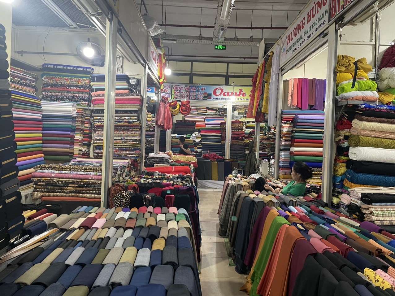 H&eacute; lộ nguy&ecirc;n nh&acirc;n khiến h&agrave;ng loạt ki ốt chợ lớn nhất Nghệ An bất ngờ đ&oacute;ng cửa - Ảnh 8.