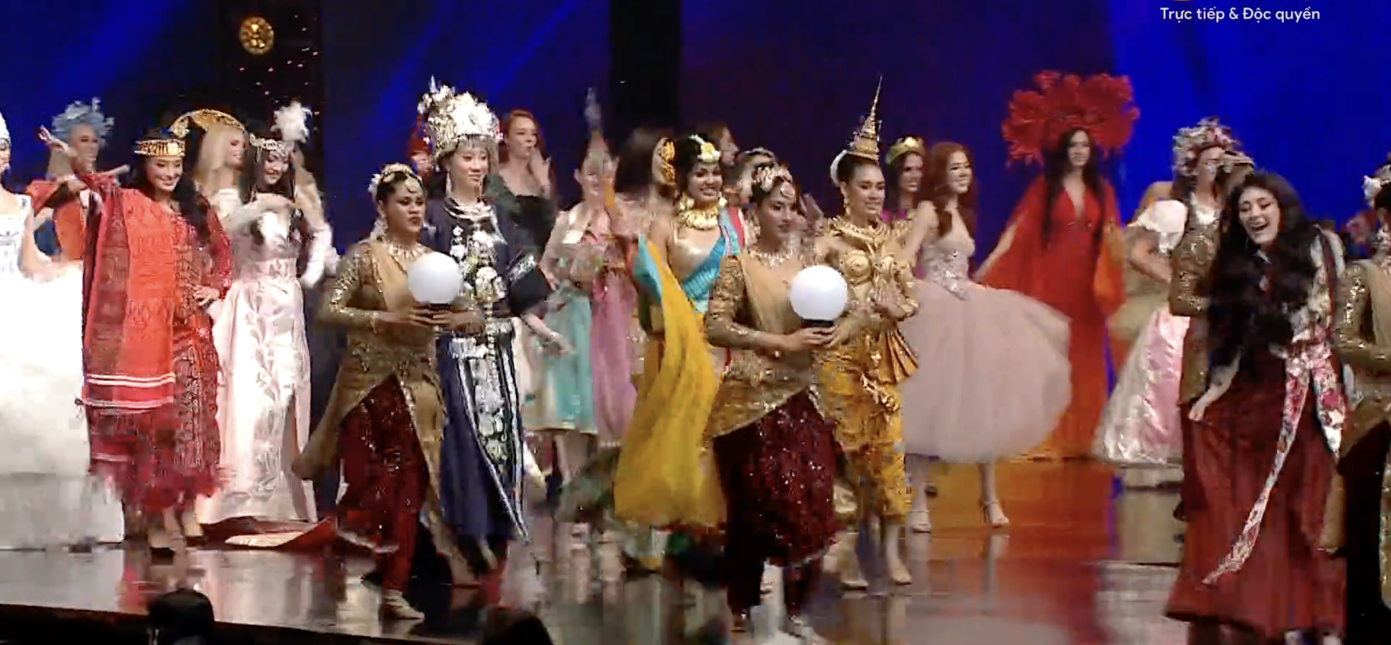 Trực tiếp Chung kết Miss World 2024: Hoa hậu Ý Nhi xuất hiện đầy tự tin, công bố lựa chọn chiếc váy đặc biệt- Ảnh 4. Trực tiếp Chung kết Miss World 2024: Hoa hậu Ý Nhi xuất hiện đầy tự tin, công bố lựa chọn chiếc váy đặc biệt- Ảnh 4.