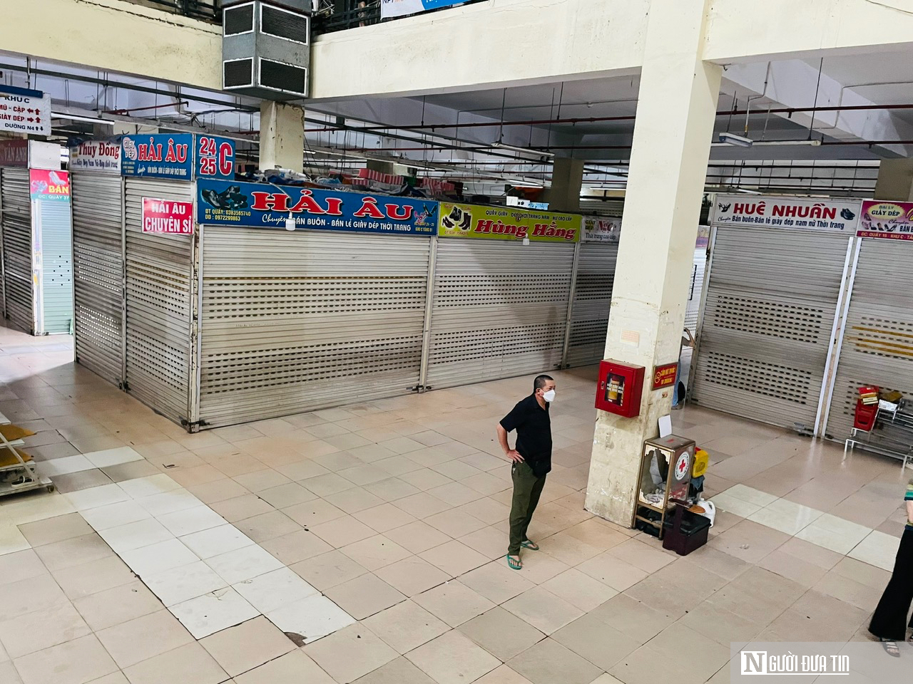 H&eacute; lộ nguy&ecirc;n nh&acirc;n khiến h&agrave;ng loạt ki ốt chợ lớn nhất Nghệ An bất ngờ đ&oacute;ng cửa- Ảnh 4.