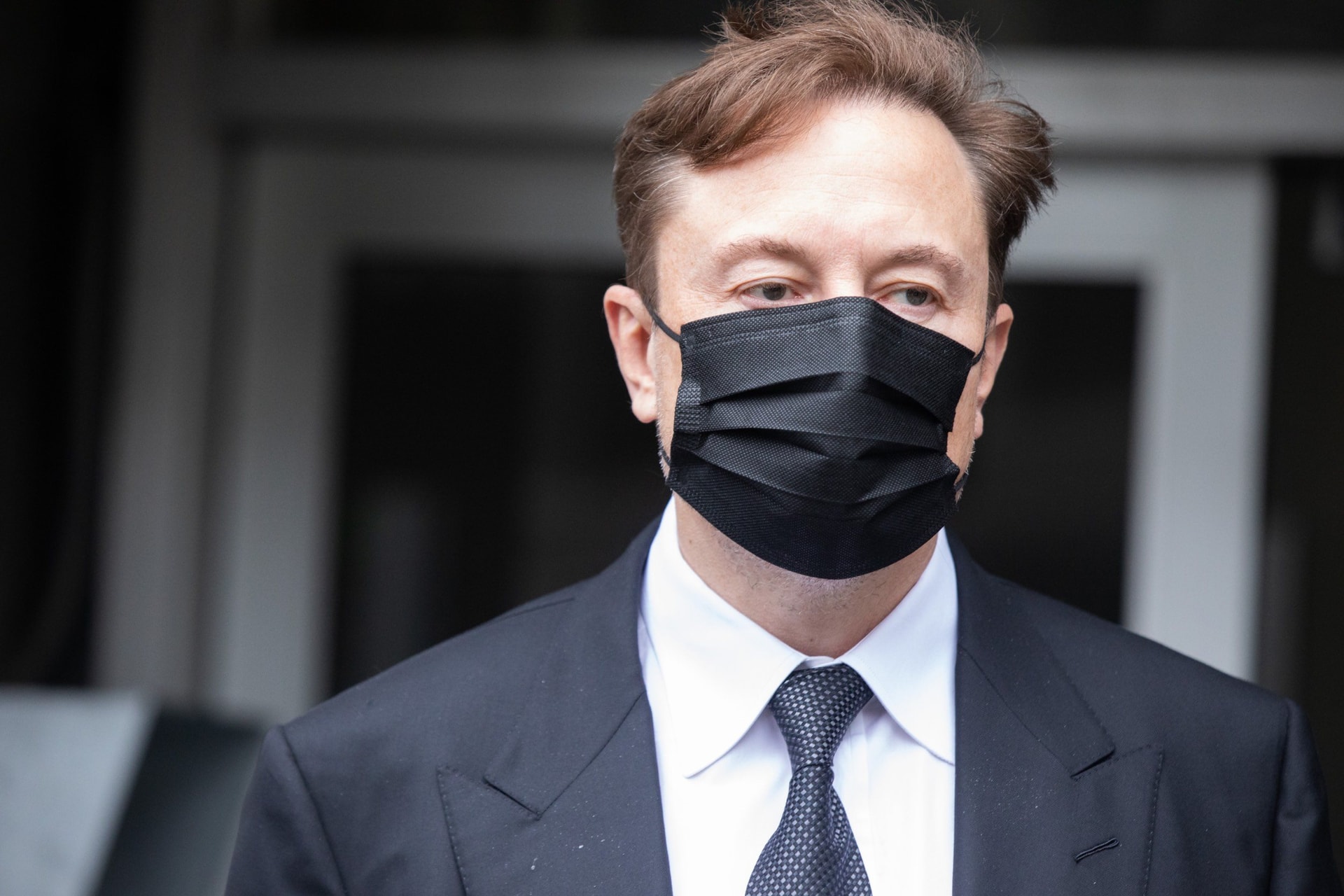 Ám ảnh cuộc sống của 'superman' Elon Musk: Mệt mỏi, đau lưng, mất ngủ nhưng không bỏ cuộc họp nào tại Tesla, tìm cách ngăn Twitter phá sản getty elon musk trial 1748712124869 17487121251161662123366