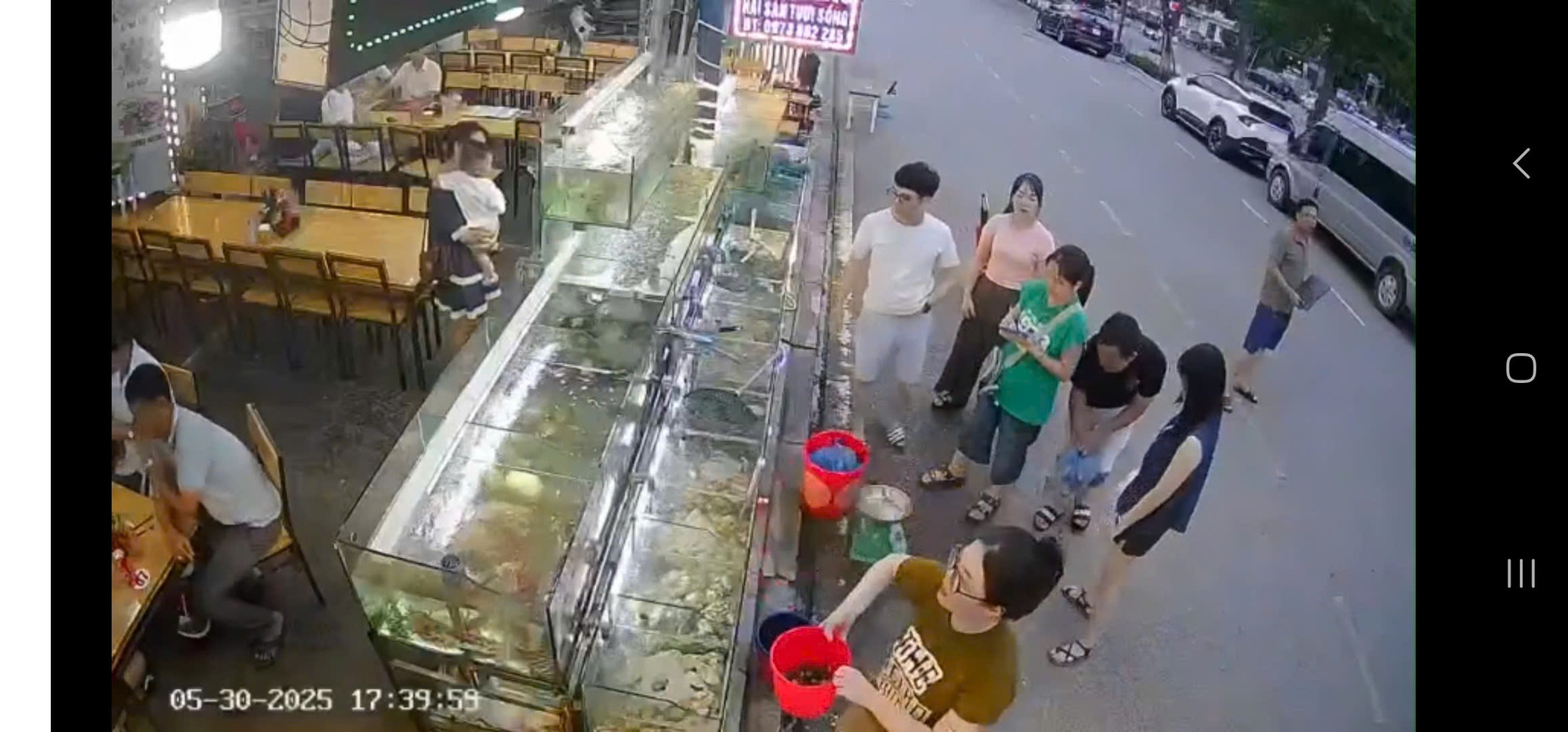 Thực hư vụ h&oacute;a đơn 4 con ghẹ nặng 2,3 kg ở Hạ Long- Ảnh 3.