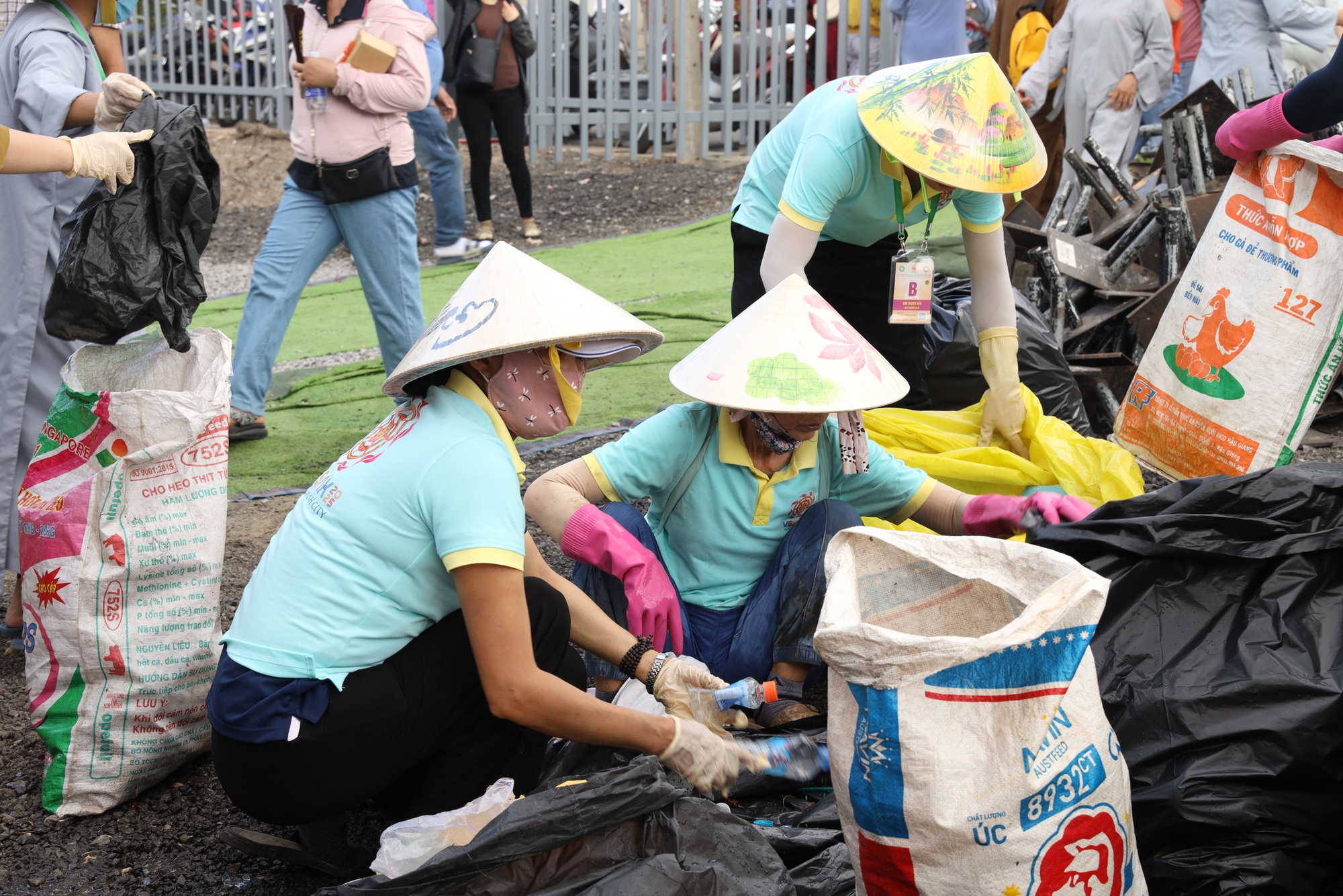 Chiêm bái Xá lợi Đức Phật ở TP HCM: Những hình ảnh ấn tượng vừa được ghi nhận- Ảnh 11.