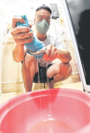Cặp vợ chồng quên tắt điều hòa trước khi đi du lịch khiến 3 nhà hàng xóm "khóc ròng" - Ảnh 2. Cặp vợ chồng quên tắt điều hòa trước khi đi du lịch khiến 3 nhà hàng xóm "khóc ròng" - Ảnh 2.
