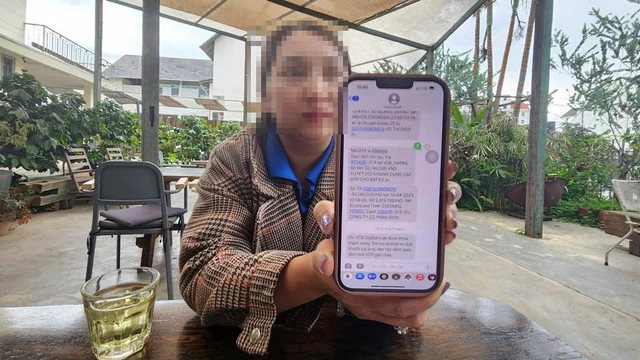 Chỉ vì một tin nhắn SMS, số dư tài khoản từ 200 triệu đồng đột ngột về 0, ngân hàng và nhà mạng từ chối trách nhiệm chi vi mot tin nhan mat het tien trong tai khoan tro lua dao moi khien cong an cung bo tay 1746341247464 17463412479541331990247