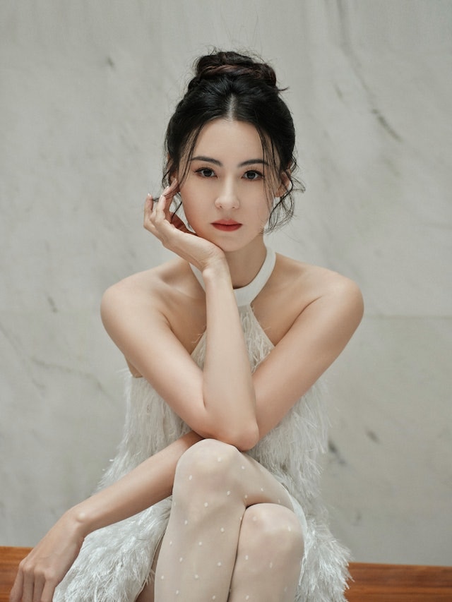 Từng là “nàng thơ cuối cùng của showbiz Hong Kong”: Vì đâu Trương Bá Chi một tay đánh mất tất cả?- Ảnh 3. Từng là “nàng thơ cuối cùng của showbiz Hong Kong”: Vì đâu Trương Bá Chi một tay đánh mất tất cả?- Ảnh 3.