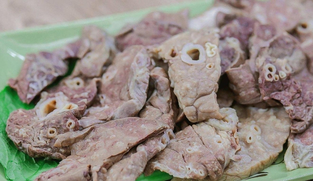 Phổi lợn chứa nhiều độc tố: Cảnh báo sức khỏe cho người tiêu dùng Việt Nam - Ảnh 1. Phổi lợn chứa nhiều độc tố: Cảnh báo sức khỏe cho người tiêu dùng Việt Nam - Ảnh 1.