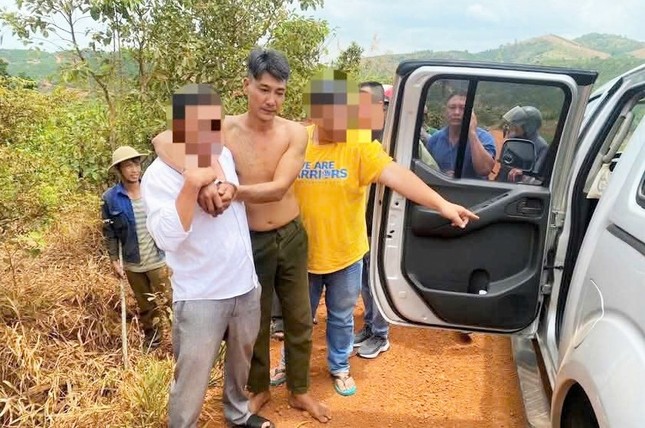 Bắt giữ đối tượng đánh người phụ nữ nhập viện khâu gần 40 mũi ở Lâm Đồng - Ảnh 1.