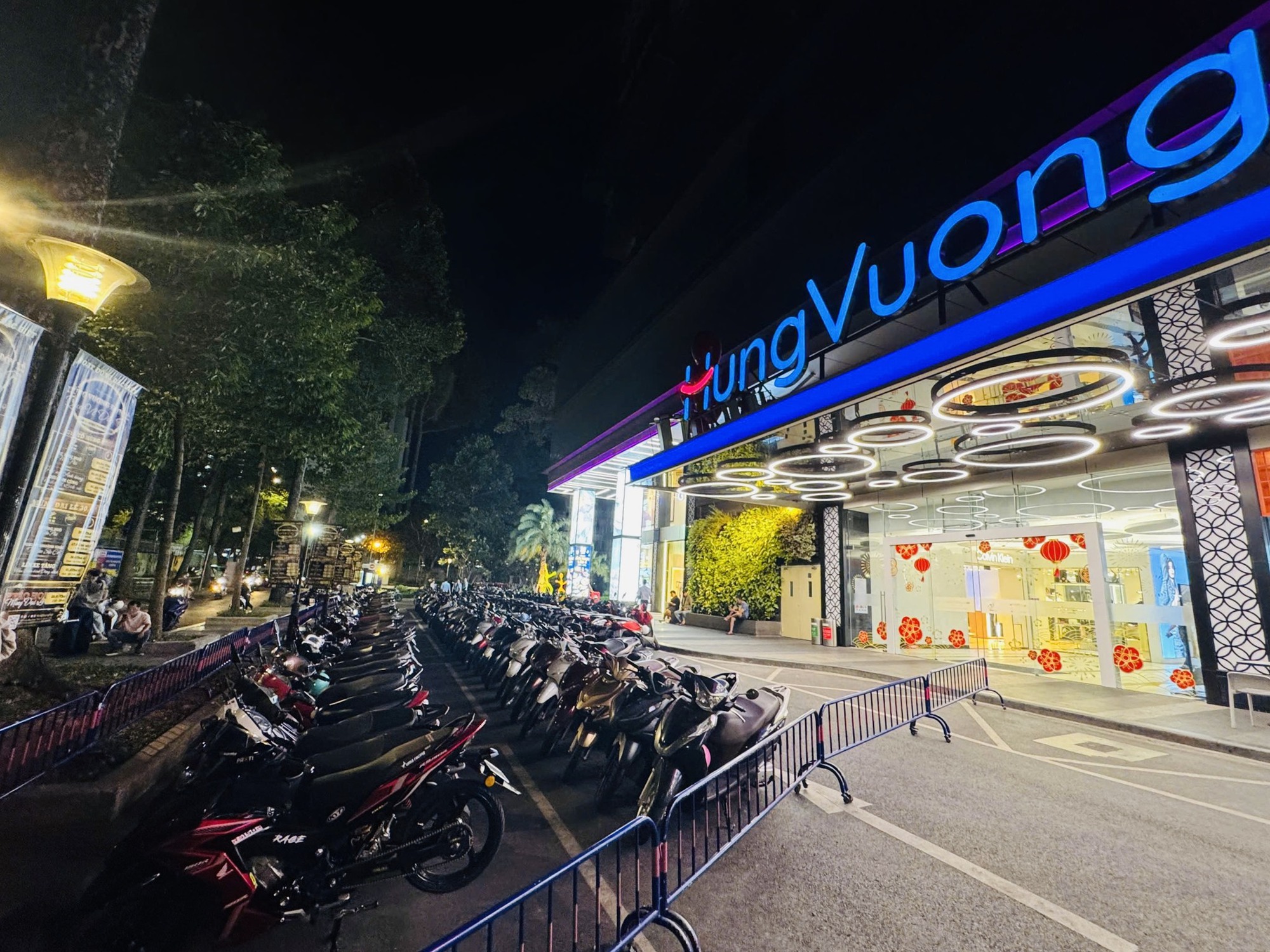“Cha đẻ” của Vạn Hạnh Mall là người đứng sau cú “hồi sinh” ngoạn mục của Parkson Hùng Vương?- Ảnh 3. “Cha đẻ” của Vạn Hạnh Mall là người đứng sau cú “hồi sinh” ngoạn mục của Parkson Hùng Vương?- Ảnh 3.