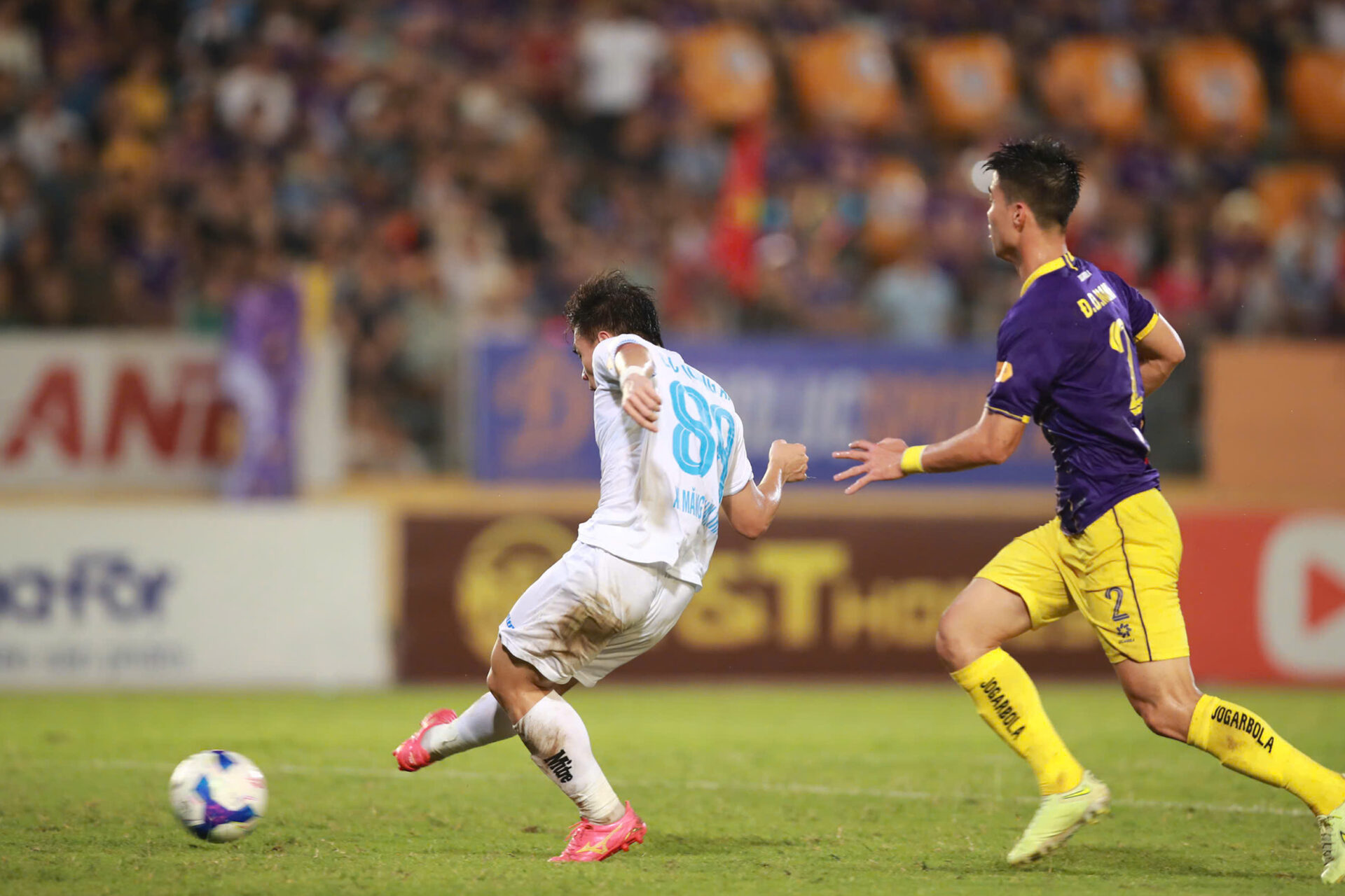 Chủ tịch CLB H&agrave; Nội thẫn thờ sau trận đội nh&agrave; thua đậm, biểu cảm của d&acirc;u h&agrave;o m&ocirc;n Đỗ Mỹ Linh g&acirc;y ch&uacute; &yacute;- Ảnh 10.