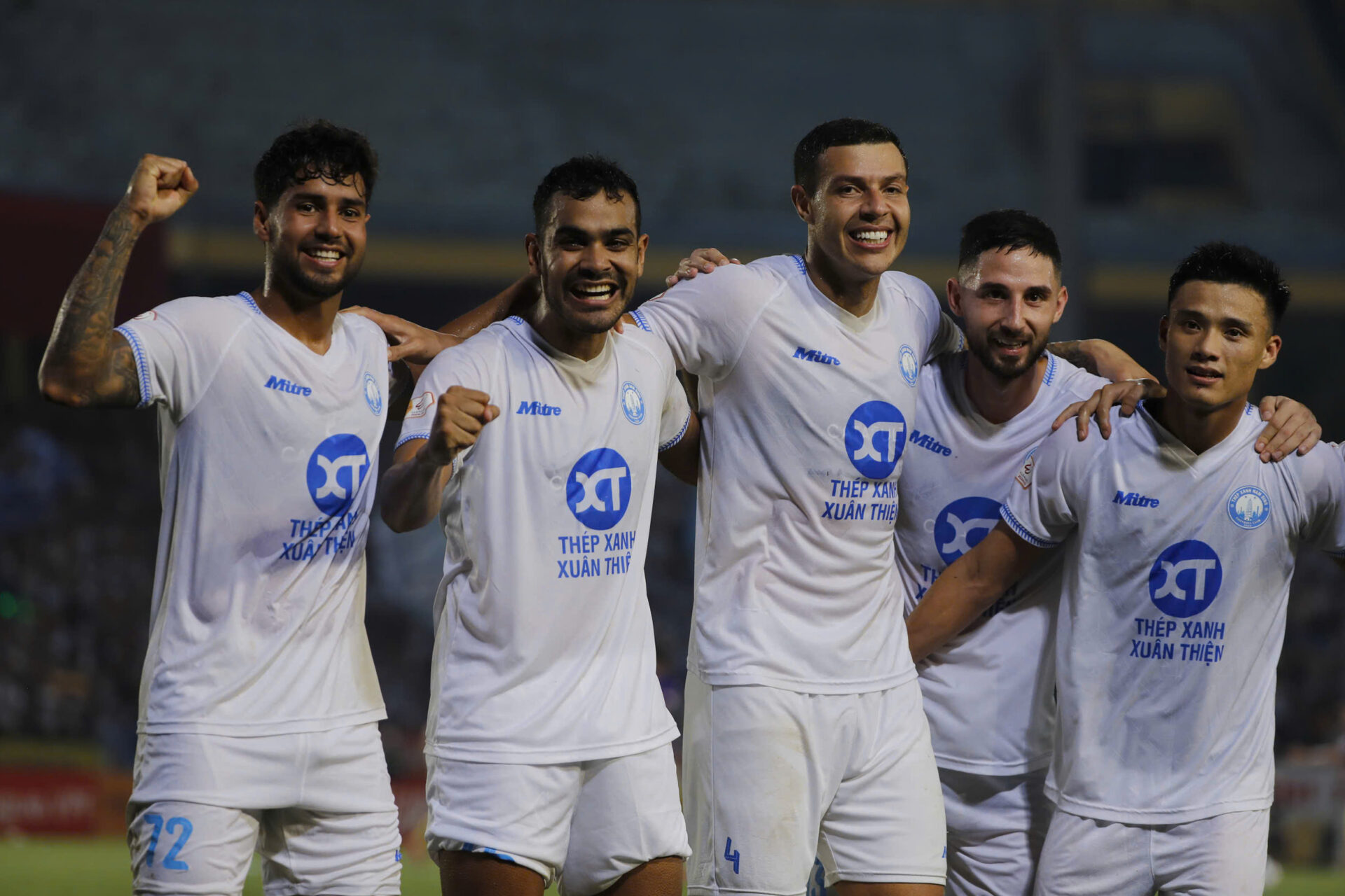 Chủ tịch CLB H&agrave; Nội thẫn thờ sau trận đội nh&agrave; thua đậm, biểu cảm của d&acirc;u h&agrave;o m&ocirc;n Đỗ Mỹ Linh g&acirc;y ch&uacute; &yacute;- Ảnh 5.