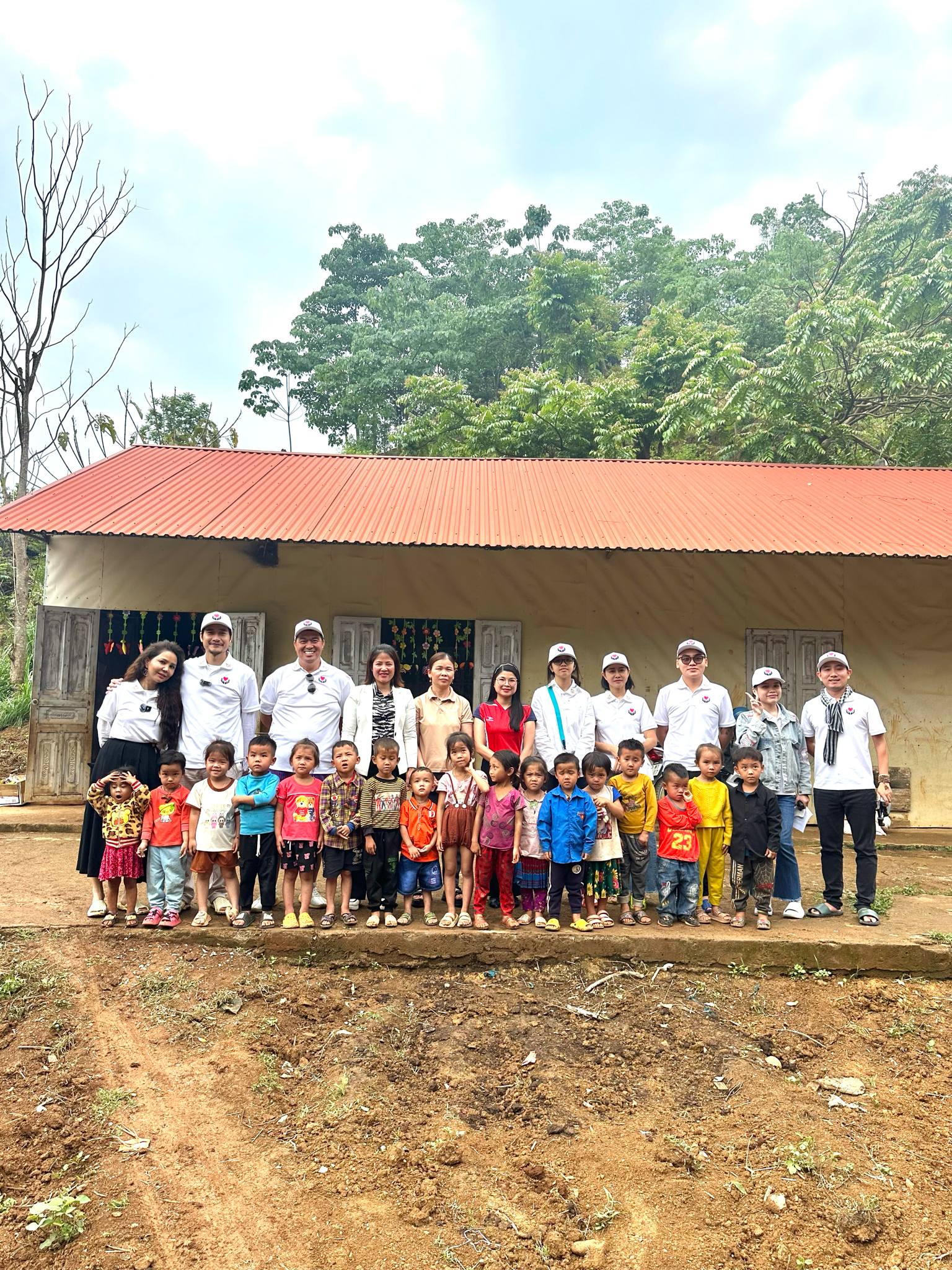Nghệ sĩ sở hữu biệt phủ 100 tỷ ở Đồng Nai, resort 10.000 m2 ở Di Linh: “Bị soi quá thì tôi trốn” - Ảnh 2.